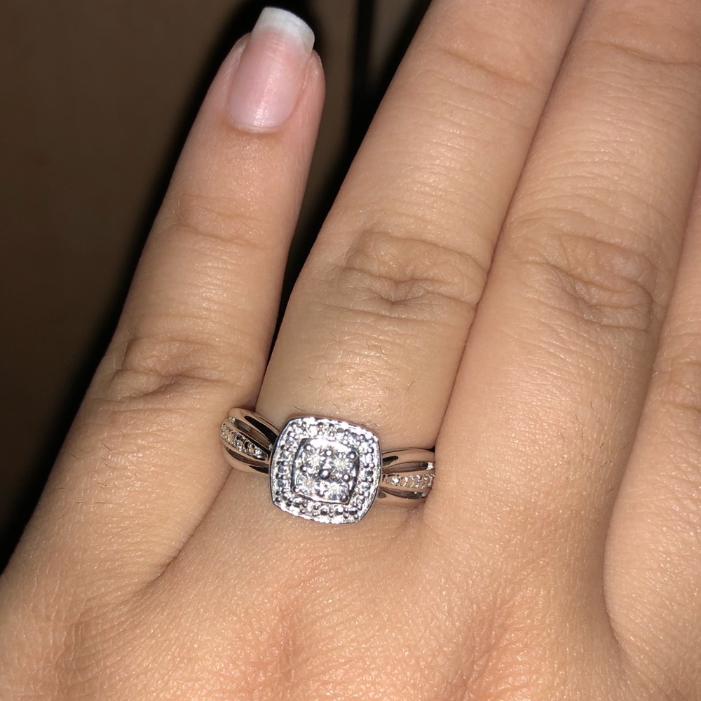 Zales Ring - Picture 3 of 4